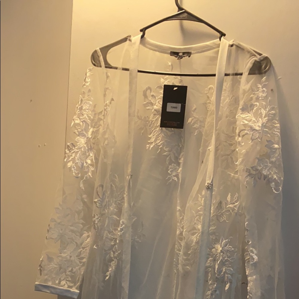 Long floral duster size L from Windsor fashion, tag still attached never worn